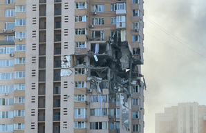 Часть поврежденного дома на улице Лобановского в Киеве снесут