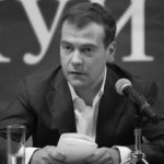 Медведев предоставит девушкам льготы на президентских выборах 