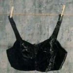 Ужос! Европейские женщины ходят в грязном нижнем белье