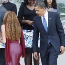 Обаму жалко! Ему никто не захотел пожать руку (ВИДЕО)