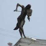 Скрипач на крыше харьков скульптура.