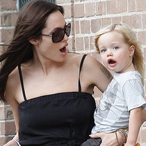 анджелина джоли и ее дочь шейло