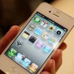 Подросток заработал 130000 долларов на продаже белых iPhone 4 (ФОТО)