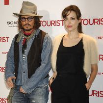 Пьяная Джоли накинулась на Джонни Деппа из-за Ванессы Паради