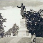 памятник каразину