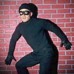 Грабители предпочли тюрьму встрече с разъяренной толпой