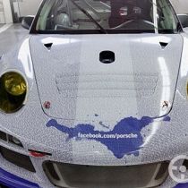 Facebook-мобиль от Porsche (ФОТО)