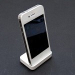 Белый iPhone 4  официально поступил в продажу 