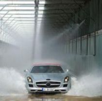 Шикарный SLS AMG от Mercedes-Benz скоро предстанет перед публикой (ФОТО)