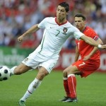Криштиану и Куарежма расправляются с Чехом (видео третьего гола Португалии против Чехии)