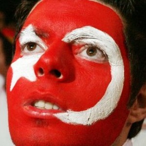 Полуфинал Евро-2008: турки снова сравняли счет - 2:2 (видео гола)
