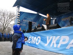 Виктор Янукович и Таисия Повалий в Балаклее