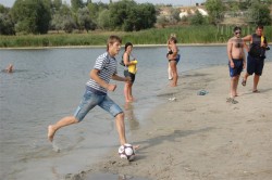  «Шахтер» - «Металлист». Пляжный футбол между болельщиками