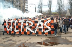 Пасхальное шествие донецких фанатов