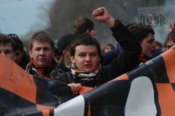 Пасхальное шествие донецких фанатов