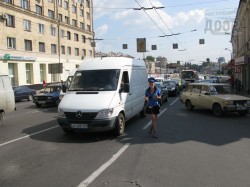 Осторожно! На улицах Харькова – полуголые гаишницы