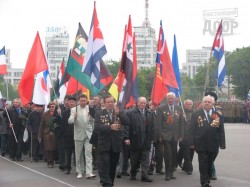 Парад Победы на площади Свободы 