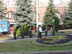 На «Стекляшке» в Харькове стреляли из «Калашниковых»