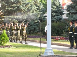 На «Стекляшке» в Харькове стреляли из «Калашниковых»