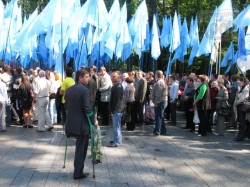 Война снова помирила флаги украинских партий