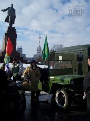 По Харькову прошел парад военной техники