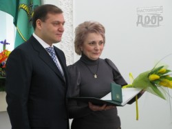 Михаил Добкин поздравил женщин с 8 Марта