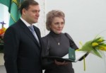 Михаил Добкин поздравил женщин с 8 Марта