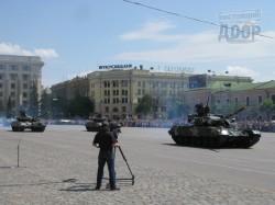 На главную площадь Харькова вышли танки