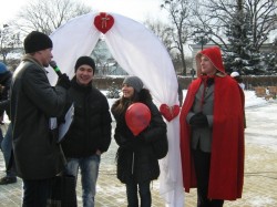 Как в Харькове день влюбленных отмечали