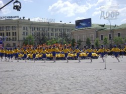 Как проходил военный парад на площади Свободы