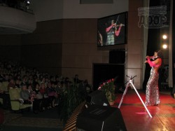 Михаил Добкин и Ассия Ахат поздравили учителей с их Днем