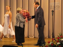 Михаил Добкин и Ассия Ахат поздравили учителей с их Днем