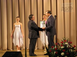 Михаил Добкин и Ассия Ахат поздравили учителей с их Днем