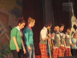 Акробатические, полуэротические и юмористические трюки показывали в Харькове