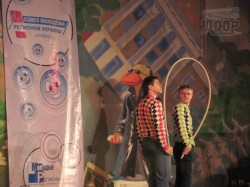 Акробатические, полуэротические и юмористические трюки показывали в Харькове