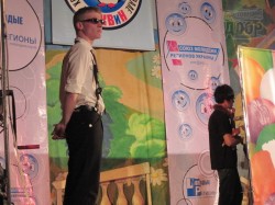 Акробатические, полуэротические и юмористические трюки показывали в Харькове