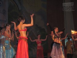 Акробатические, полуэротические и юмористические трюки показывали в Харькове