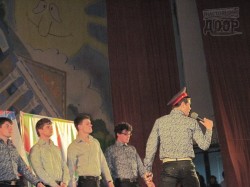 Акробатические, полуэротические и юмористические трюки показывали в Харькове