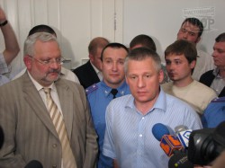 Как милиция пыталась увезти Г. Кернеса в Киев