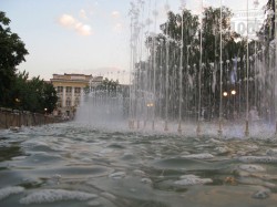 На площади Руднева открылся самый большой фонтан