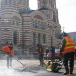 Как у Благовещенского собора в асфальт закатывали
