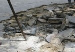 На площади Поэзии разворотили плитку и выломали бордюры  