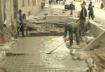 Изнанка Рымарской улицы в Харькове. Трубы, лопаты, кабели и еще раз трубы