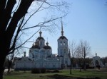 В Александровском сквере на ХТЗ ломают флагшток и садят деревья