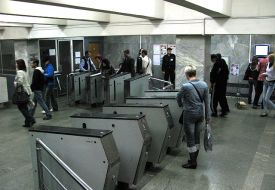 Геннадий Кернес прокатился в метро в компании главного милиционера и прокурора