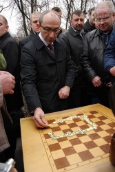 Первый чемпионат Украины по домино на центральной аллее парка Шевченко