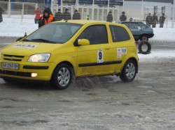 Харьковские автолюбители соревновались в фигурном катании
