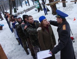Веревочные люди Харькова — тоже защитники! Что и отпраздновали