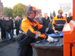 Добкин и Аббасов устроили на площади «оранжевую революцию»