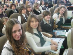 Самые умные школьники и студенты получили стипендию Михаила Добкина